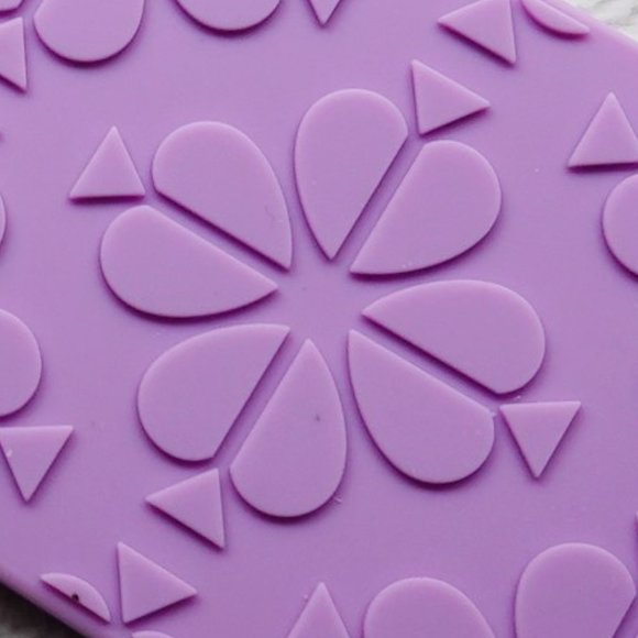 Kate Spade ID Clip/ID Holder - Picture 3 of 4